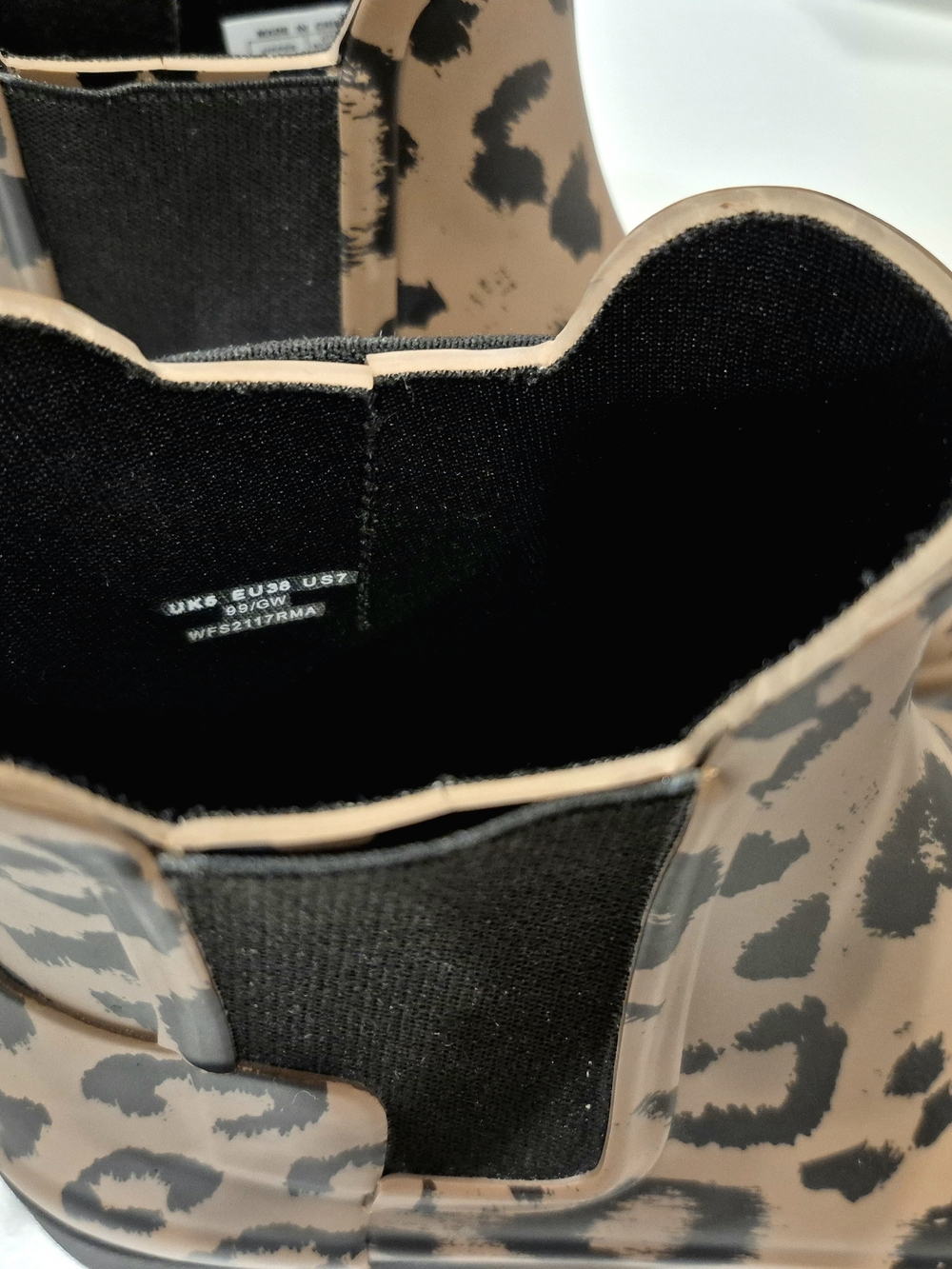 NEW HUNTER BOOTS Leopard Print Chelsea Rain Boots - Women 7 - Picture 4 of 7
